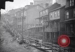 Standbild industriellen Fabrik Slums und Wohnhäuser in der Großen Depression United States USA, 1939, aus Sekunde 13 historischem Filmmaterial Videoclip 65675036989
