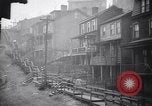 Standbild industriellen Fabrik Slums und Wohnhäuser in der Großen Depression United States USA, 1939, aus Sekunde 14 historischem Filmmaterial Videoclip 65675036989