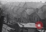 Standbild industriellen Fabrik Slums und Wohnhäuser in der Großen Depression United States USA, 1939, aus Sekunde 16 historischem Filmmaterial Videoclip 65675036989