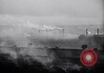 Standbild industriellen Fabrik Slums und Wohnhäuser in der Großen Depression United States USA, 1939, aus Sekunde 18 historischem Filmmaterial Videoclip 65675036989