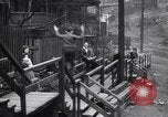 Standbild industriellen Fabrik Slums und Wohnhäuser in der Großen Depression United States USA, 1939, aus Sekunde 25 historischem Filmmaterial Videoclip 65675036989