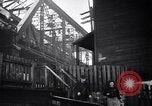 Standbild industriellen Fabrik Slums und Wohnhäuser in der Großen Depression United States USA, 1939, aus Sekunde 38 historischem Filmmaterial Videoclip 65675036989