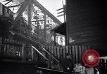 Standbild industriellen Fabrik Slums und Wohnhäuser in der Großen Depression United States USA, 1939, aus Sekunde 39 historischem Filmmaterial Videoclip 65675036989
