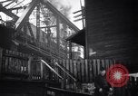 Standbild industriellen Fabrik Slums und Wohnhäuser in der Großen Depression United States USA, 1939, aus Sekunde 40 historischem Filmmaterial Videoclip 65675036989