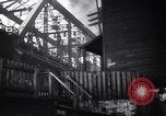 Standbild industriellen Fabrik Slums und Wohnhäuser in der Großen Depression United States USA, 1939, aus Sekunde 42 historischem Filmmaterial Videoclip 65675036989
