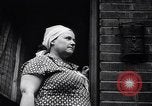 Standbild industriellen Fabrik Slums und Wohnhäuser in der Großen Depression United States USA, 1939, aus Sekunde 43 historischem Filmmaterial Videoclip 65675036989