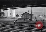 Standbild industriellen Fabrik Slums und Wohnhäuser in der Großen Depression United States USA, 1939, aus Sekunde 60 historischem Filmmaterial Videoclip 65675036989