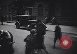 Image Enfants jouant et accidents de la circulation New York City USA, 1939, de la seconde 5 séquences d'archives historiques vidéo 65675036991
