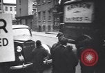Image Enfants jouant et accidents de la circulation New York City USA, 1939, de la seconde 8 séquences d'archives historiques vidéo 65675036991