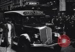 Image Enfants jouant et accidents de la circulation New York City USA, 1939, de la seconde 21 séquences d'archives historiques vidéo 65675036991