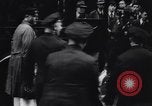 Image Enfants jouant et accidents de la circulation New York City USA, 1939, de la seconde 31 séquences d'archives historiques vidéo 65675036991