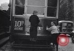 Image Enfants jouant et accidents de la circulation New York City USA, 1939, de la seconde 59 séquences d'archives historiques vidéo 65675036991