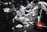 Immagine di Mangiare e cucinare a Diners United States USA, 1939, secondo 16 filmato di repertorio 65675036992