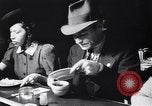 Immagine di Mangiare e cucinare a Diners United States USA, 1939, secondo 20 filmato di repertorio 65675036992