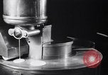 Immagine di Mangiare e cucinare a Diners United States USA, 1939, secondo 37 filmato di repertorio 65675036992