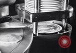 Immagine di Mangiare e cucinare a Diners United States USA, 1939, secondo 60 filmato di repertorio 65675036992