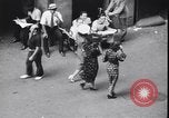 Standbild Stau und Fußgänger New York City USA, 1939, aus Sekunde 11 historischem Filmmaterial Videoclip 65675036993