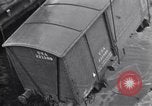 Standbild Laden einer Eisenbahnrollmaterials Vereinigtes Königreich, 1943, aus Sekunde 22 historischem Filmmaterial Videoclip 65675036995