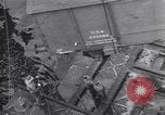 Standbild Laden einer Eisenbahnrollmaterials Vereinigtes Königreich, 1943, aus Sekunde 26 historischem Filmmaterial Videoclip 65675036995