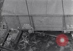 Standbild Laden einer Eisenbahnrollmaterials Vereinigtes Königreich, 1943, aus Sekunde 32 historischem Filmmaterial Videoclip 65675036995