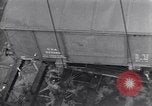 Standbild Laden einer Eisenbahnrollmaterials Vereinigtes Königreich, 1943, aus Sekunde 33 historischem Filmmaterial Videoclip 65675036995