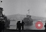 Standbild GIs debark am Dock Neapel Italien, 1943, aus Sekunde 7 historischem Filmmaterial Videoclip 65675037000