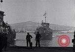 Standbild GIs debark am Dock Neapel Italien, 1943, aus Sekunde 11 historischem Filmmaterial Videoclip 65675037000