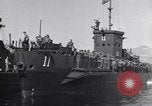 Standbild GIs debark am Dock Neapel Italien, 1943, aus Sekunde 19 historischem Filmmaterial Videoclip 65675037000