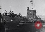 Standbild GIs debark am Dock Neapel Italien, 1943, aus Sekunde 20 historischem Filmmaterial Videoclip 65675037000