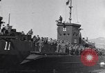 Standbild GIs debark am Dock Neapel Italien, 1943, aus Sekunde 26 historischem Filmmaterial Videoclip 65675037000
