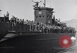 Standbild GIs debark am Dock Neapel Italien, 1943, aus Sekunde 33 historischem Filmmaterial Videoclip 65675037000