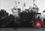 Standbild GIs debark am Dock Neapel Italien, 1943, aus Sekunde 36 historischem Filmmaterial Videoclip 65675037000