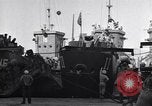 Standbild GIs debark am Dock Neapel Italien, 1943, aus Sekunde 45 historischem Filmmaterial Videoclip 65675037000