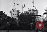 Standbild GIs debark am Dock Neapel Italien, 1943, aus Sekunde 49 historischem Filmmaterial Videoclip 65675037000