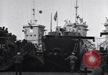 Standbild GIs debark am Dock Neapel Italien, 1943, aus Sekunde 51 historischem Filmmaterial Videoclip 65675037000