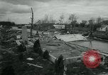 Immagine di Città distrutta dal tornado Michigan United States USA, 1964, secondo 17 filmato di repertorio 65675037038