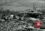 Immagine di Città distrutta dal tornado Michigan United States USA, 1964, secondo 24 filmato di repertorio 65675037038