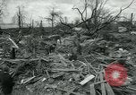 Immagine di Città distrutta dal tornado Michigan United States USA, 1964, secondo 49 filmato di repertorio 65675037038