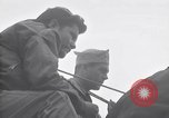 Standbild US Coast Guard Lieutenant Slip Crew vor dem D-Day Invasion England, 1944, aus Sekunde 49 historischem Filmmaterial Videoclip 65675037052