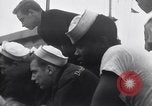 Standbild US Coast Guard Lieutenant Slip Crew vor dem D-Day Invasion England, 1944, aus Sekunde 52 historischem Filmmaterial Videoclip 65675037052