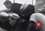 Standbild US Coast Guard Lieutenant Slip Crew vor dem D-Day Invasion England, 1944, aus Sekunde 54 historischem Filmmaterial Videoclip 65675037052