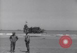 Standbild USA Verstärkungen ankommen in der Normandie Zweiten Weltkrieg Normandie Frankreich, 1944, aus Sekunde 14 historischem Filmmaterial Videoclip 65675037058