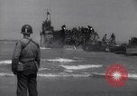 Standbild USA Verstärkungen ankommen in der Normandie Zweiten Weltkrieg Normandie Frankreich, 1944, aus Sekunde 49 historischem Filmmaterial Videoclip 65675037058