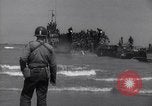 Standbild USA Verstärkungen ankommen in der Normandie Zweiten Weltkrieg Normandie Frankreich, 1944, aus Sekunde 51 historischem Filmmaterial Videoclip 65675037058