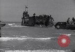 Standbild USA Verstärkungen ankommen in der Normandie Zweiten Weltkrieg Normandie Frankreich, 1944, aus Sekunde 58 historischem Filmmaterial Videoclip 65675037058