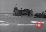 Standbild USA Verstärkungen ankommen in der Normandie Zweiten Weltkrieg Normandie Frankreich, 1944, aus Sekunde 59 historischem Filmmaterial Videoclip 65675037058