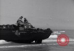 Standbild USA Verstärkungen ankommen in der Normandie Zweiten Weltkrieg Normandie Frankreich, 1944, aus Sekunde 60 historischem Filmmaterial Videoclip 65675037058