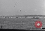 Standbild Invasion auf Omaha Beach Frankreich, 1944, aus Sekunde 21 historischem Filmmaterial Videoclip 65675037067