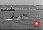 Standbild Invasion auf Omaha Beach Frankreich, 1944, aus Sekunde 27 historischem Filmmaterial Videoclip 65675037067