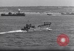 Standbild Invasion auf Omaha Beach Frankreich, 1944, aus Sekunde 28 historischem Filmmaterial Videoclip 65675037067